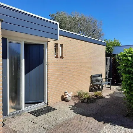 Vakantiehuis Detached With Garden Sint Maartensvlotbrug