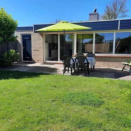 Detached With Garden Vakantiehuis Sint Maartensvlotbrug