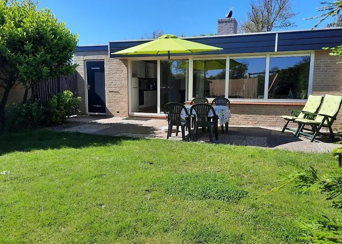 Detached With Garden Feriehus Sint Maartensvlotbrug