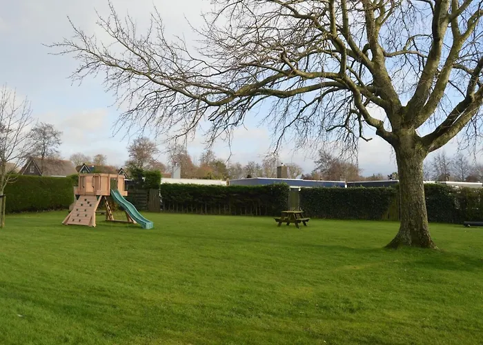 Detached With Garden Feriehus Sint Maartensvlotbrug