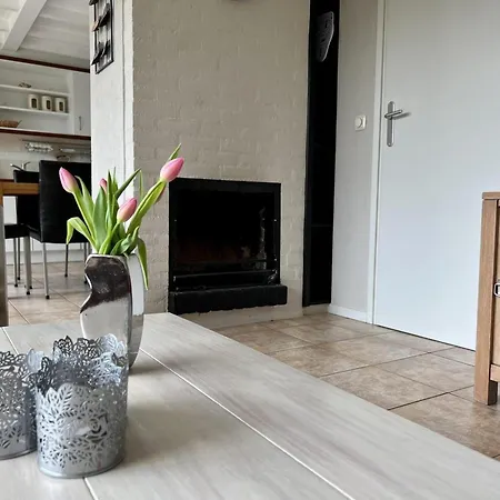 Detached With Garden Σπίτι διακοπών