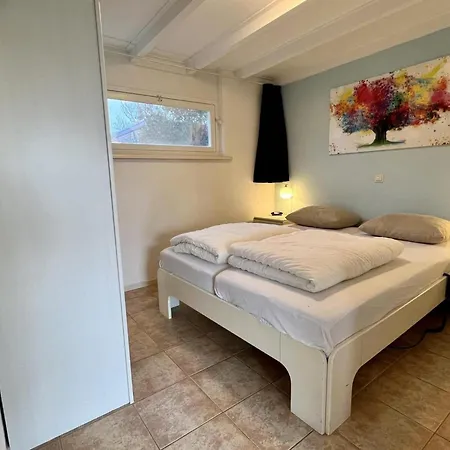 Detached With Garden *