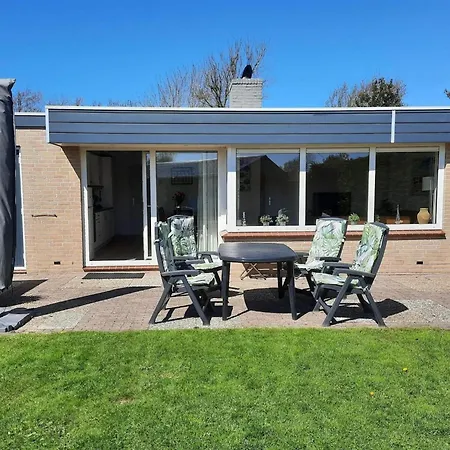 Detached With Garden Σπίτι διακοπών