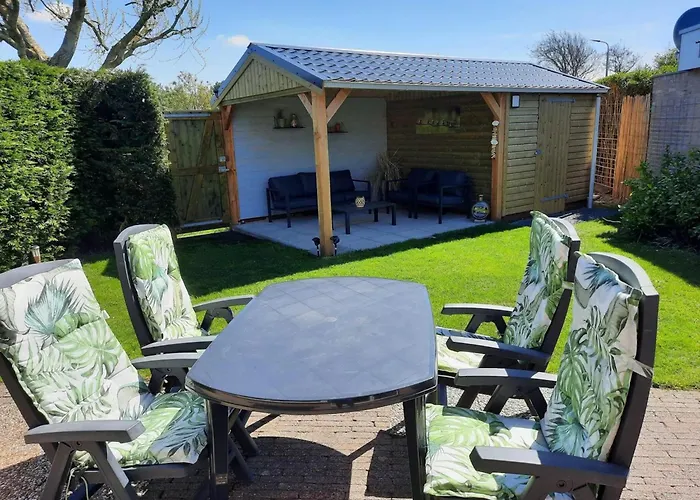 Detached With Garden Feriehus *